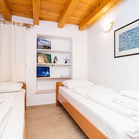 Ribambit- One Bedroom First Floor