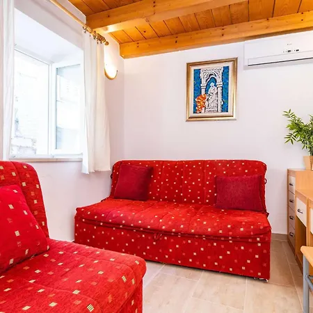 Ribambit- One Bedroom First Floor Διαμέρισμα *